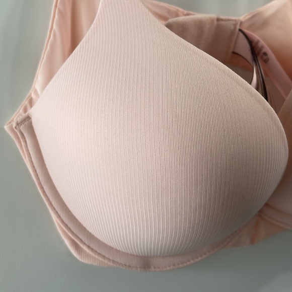 Victoria’s Secret NEW  T-Shirt Push up plunge effect  logo bra straps 32B - Picture 3 of 9